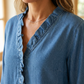 👕 Blusa de Mezclilla para Mujer – Cuello V con Volantes, Manga 3/4, Doble Bajo, Tela Transpirable
